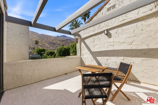 2075 S Ramitas Way, Palm Springs, CA 92264