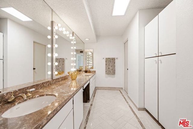 2075 S Ramitas Way, Palm Springs, CA 92264