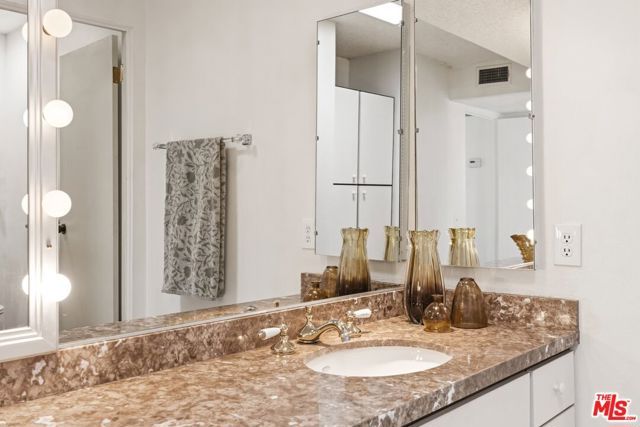 2075 S Ramitas Way, Palm Springs, CA 92264