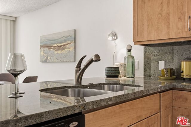 2075 S Ramitas Way, Palm Springs, CA 92264