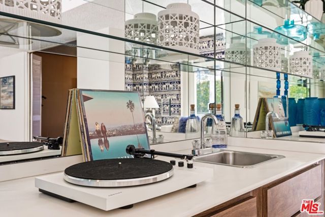 2075 S Ramitas Way, Palm Springs, CA 92264