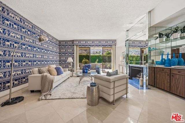 2075 S Ramitas Way, Palm Springs, CA 92264