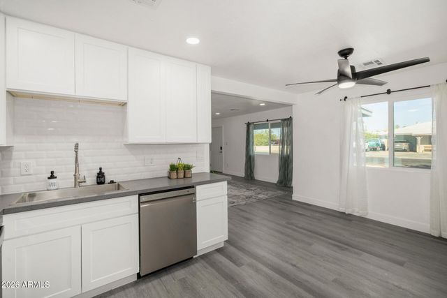 3030 N 38TH Drive, Phoenix, AZ 85019