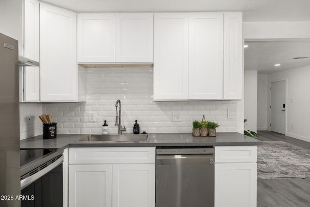 3030 N 38TH Drive, Phoenix, AZ 85019