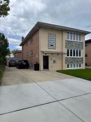 8523 W Winnemac Avenue 2F, Chicago, IL 60656