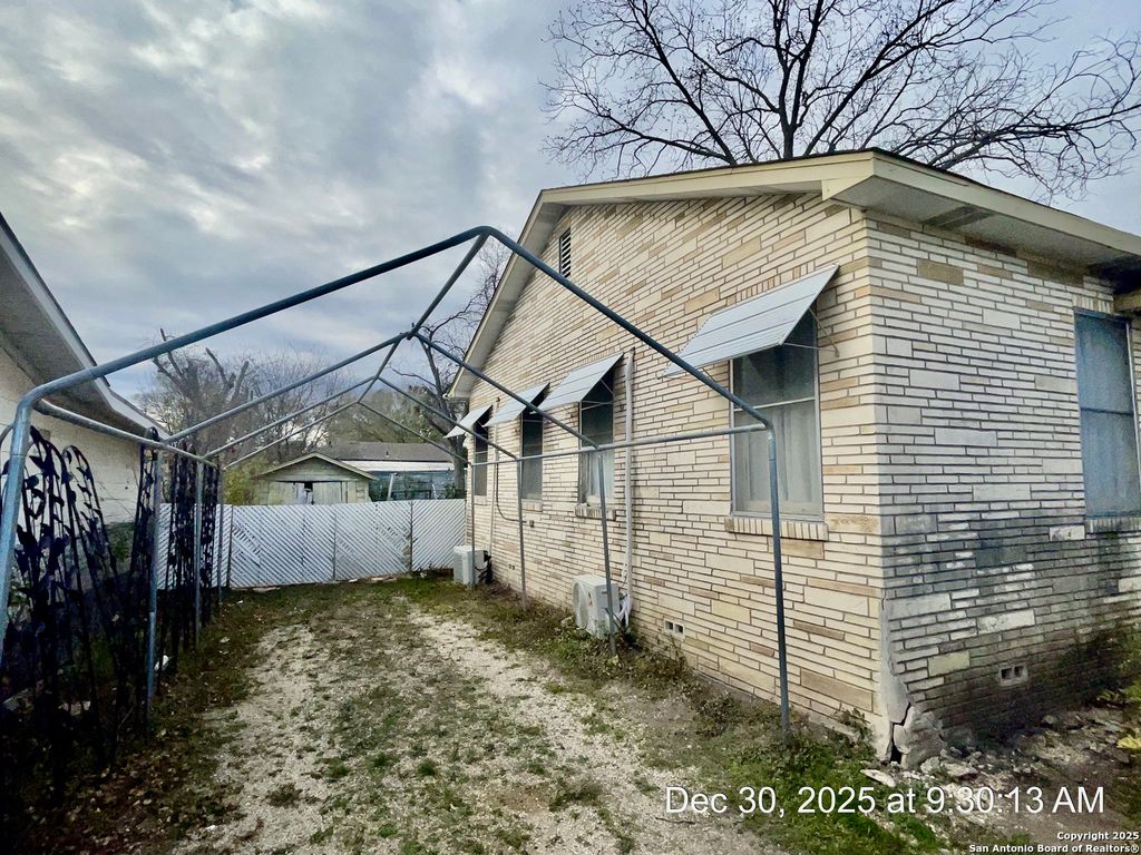 1010 Gardina, San Antonio, TX 78201