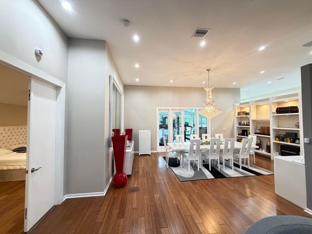 7360 NW 83RD Avenue, Tamarac, FL 33321