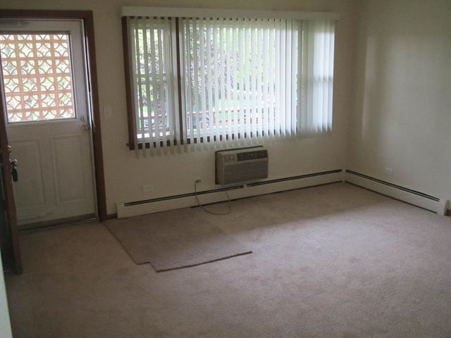 13 N CLIFTON Avenue 202, Park Ridge, IL 60068