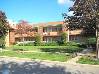 13 N CLIFTON Avenue 202, Park Ridge, IL 60068