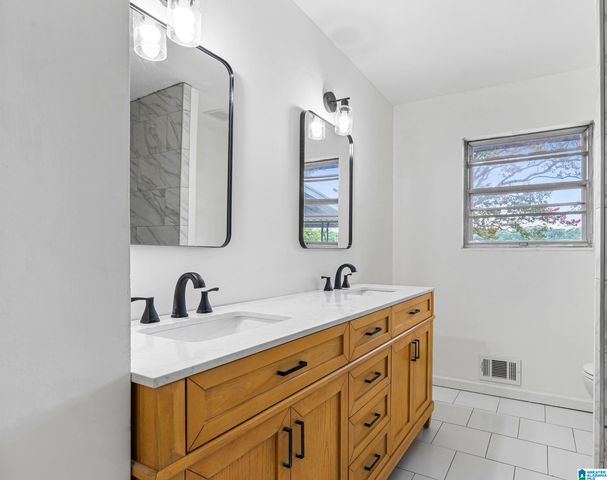 601 BEACON DRIVE, Fairfield, AL 35064
