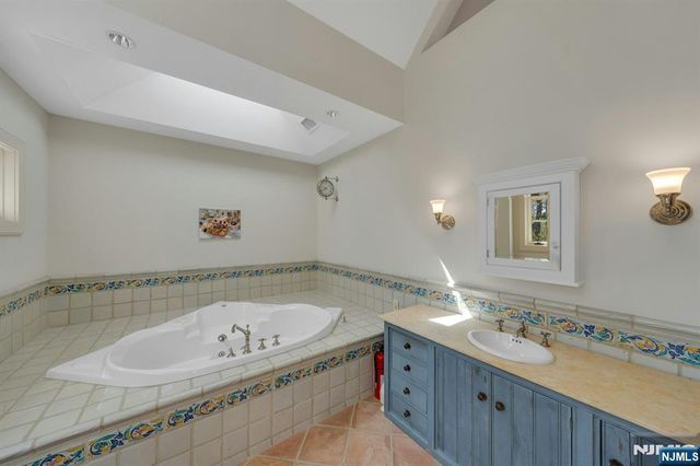 7 Charney Place, Alpine, NJ 07620