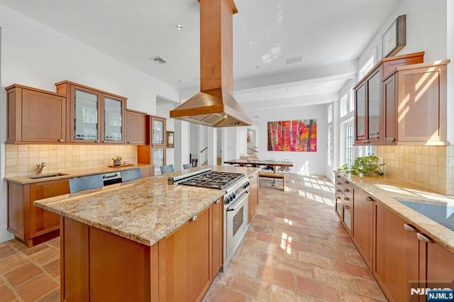 7 Charney Place, Alpine, NJ 07620