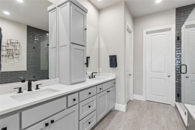 768 Sid Rich Drive, Irving, TX 75039