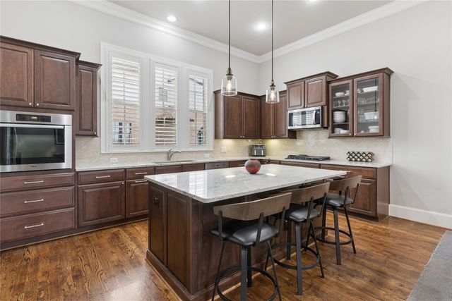 768 Sid Rich Drive, Irving, TX 75039