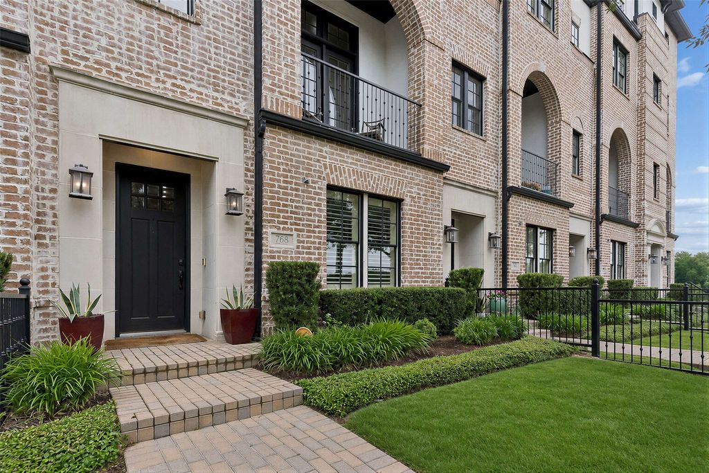 768 Sid Rich Drive, Irving, TX 75039