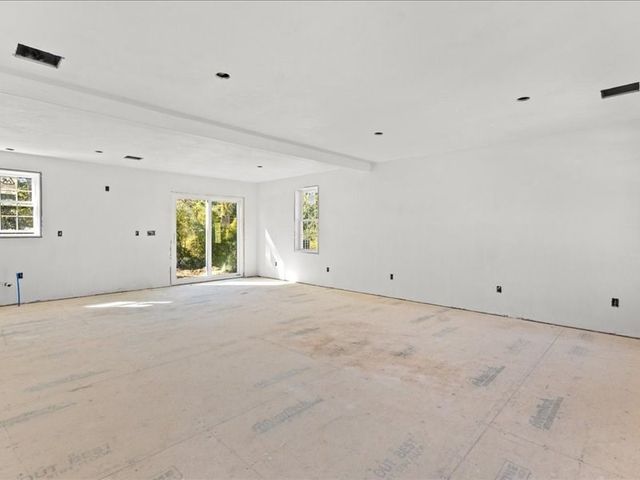 306 Wood St, Middleboro, MA 02346