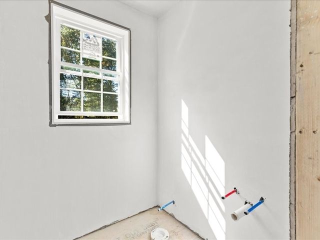 306 Wood St, Middleboro, MA 02346