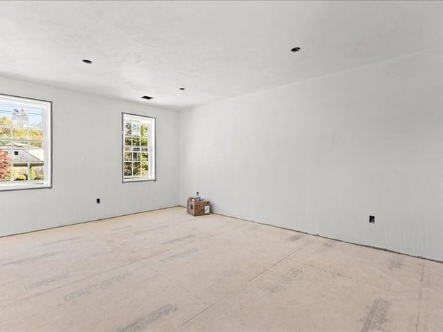 306 Wood St, Middleboro, MA 02346