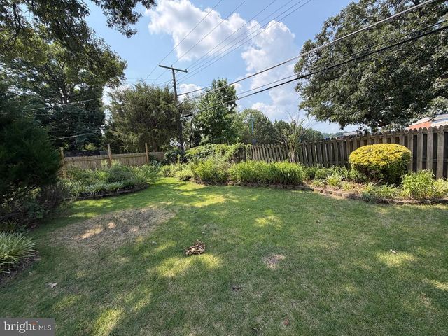 6522 CAVALIER DR, Alexandria, VA 22307