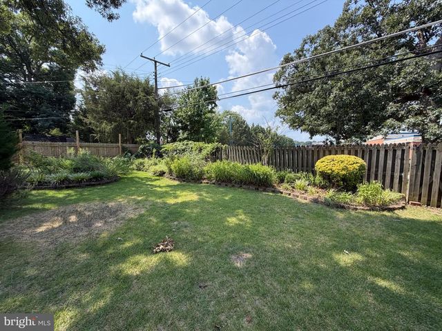 6522 CAVALIER DR, Alexandria, VA 22307