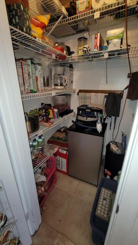 114 Chatham E, West Palm Beach, FL 33417