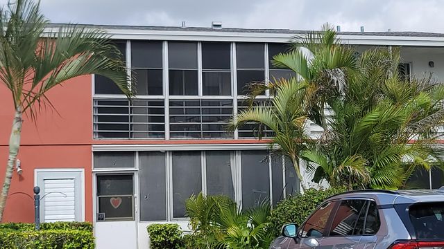 114 Chatham E, West Palm Beach, FL 33417