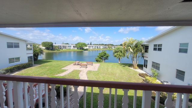 114 Chatham E, West Palm Beach, FL 33417