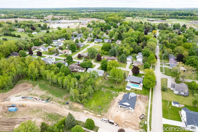 322 E Ash Street NE, Cedar Springs, MI 49319