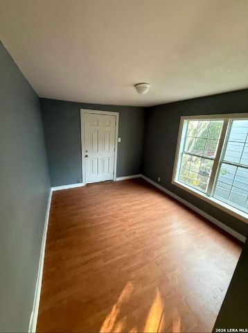 2210 MARTIN LUTHER KING DR, San Antonio, TX 78203