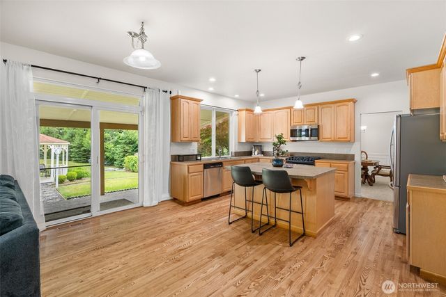 8010 Wenatchee Place NW, Silverdale, WA 98383