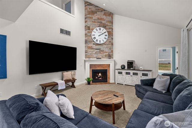 8010 Wenatchee Place NW, Silverdale, WA 98383