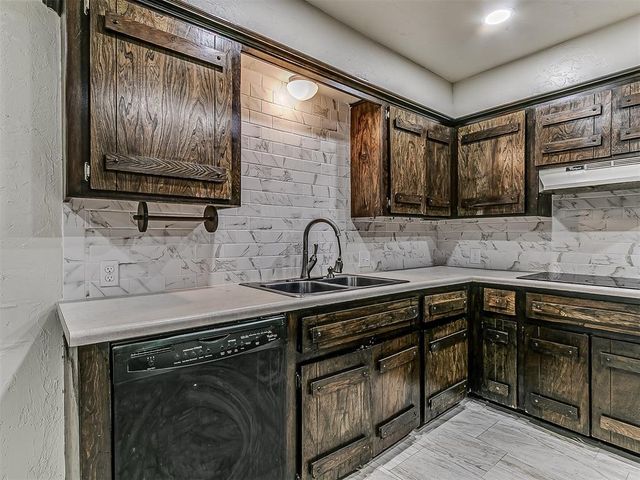 1170 Mockingbird Circle, Choctaw, OK 73020