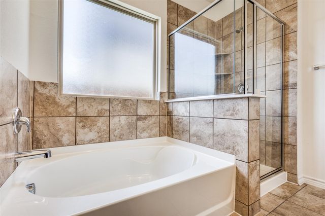 917 Waggoner Drive, Aubrey, TX 76227