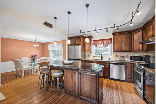 159 Ledgerock Lane, Brighton, NY 14618