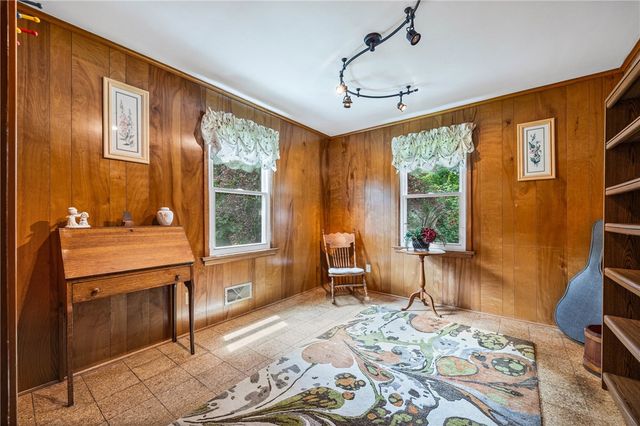 159 Ledgerock Lane, Brighton, NY 14618