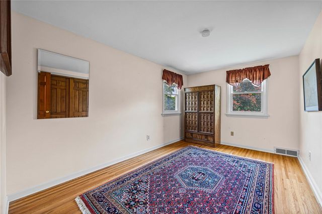 159 Ledgerock Lane, Brighton, NY 14618
