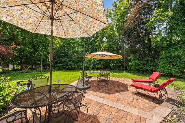 159 Ledgerock Lane, Brighton, NY 14618