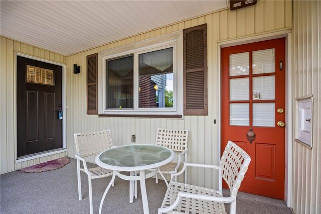 159 Ledgerock Lane, Brighton, NY 14618