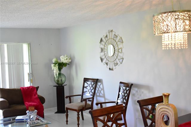 9020 Sunrise Lakes Boulevard 304, Sunrise, FL 33322