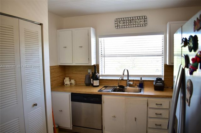 9020 Sunrise Lakes Boulevard 304, Sunrise, FL 33322