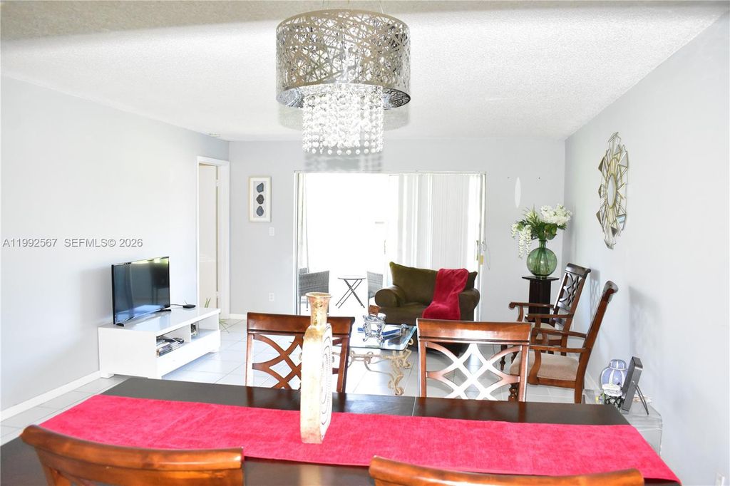 9020 Sunrise Lakes Boulevard 304, Sunrise, FL 33322