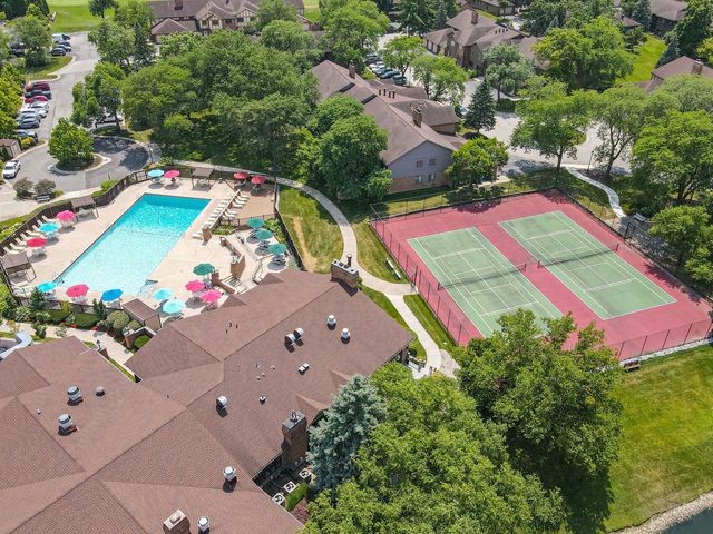 7737 W Golf Drive 302, Palos Heights, IL 60463