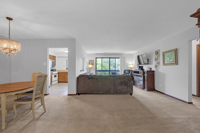 7737 W Golf Drive 302, Palos Heights, IL 60463