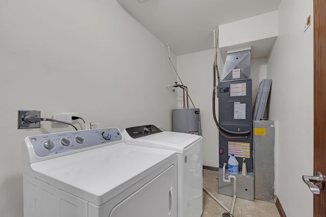 7737 W Golf Drive 302, Palos Heights, IL 60463