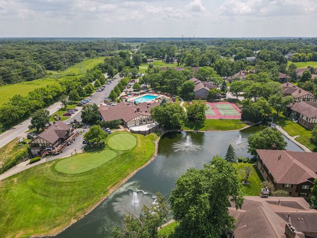 7737 W Golf Drive 302, Palos Heights, IL 60463