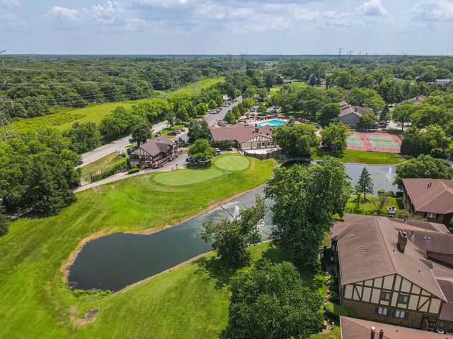 7737 W Golf Drive 302, Palos Heights, IL 60463