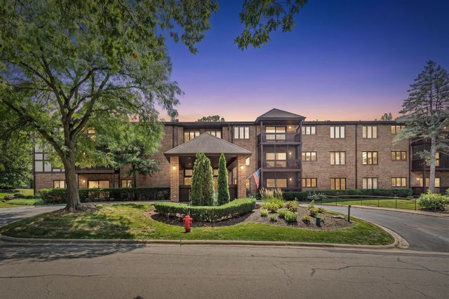 7737 W Golf Drive 302, Palos Heights, IL 60463