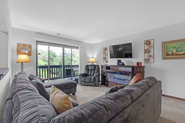 7737 W Golf Drive 302, Palos Heights, IL 60463