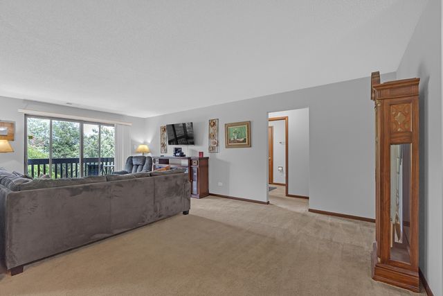 7737 W Golf Drive 302, Palos Heights, IL 60463