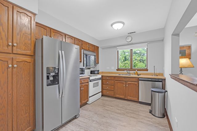 7737 W Golf Drive 302, Palos Heights, IL 60463
